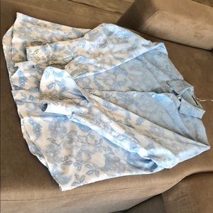 Men’s long sleeve Blue Tahari dress shirt